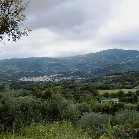 Vigna De' Luceri Apartment *