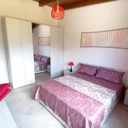 Vigna De' Luceri Apartment *